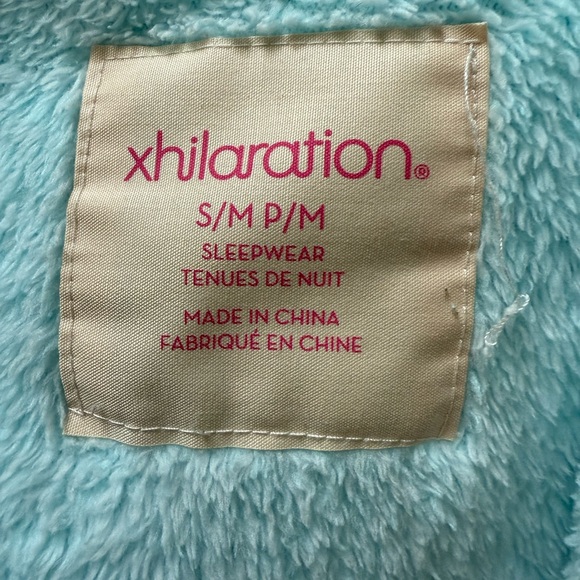 Super soft and cozy xhilaration fleecy robe with hood in size S/M - Picture 3 of 3